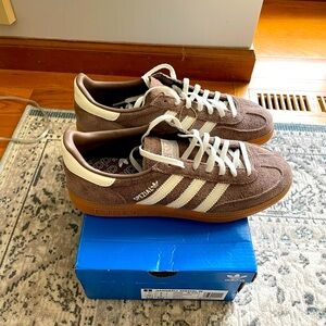 Adidas women’s handball spezial “earth strata” 7.5